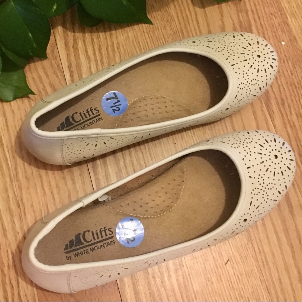 White Patterned Cliff Flats
